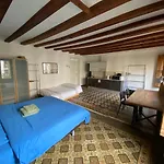 Lovely 2-Bed Apartment In Barcelonas Best Location