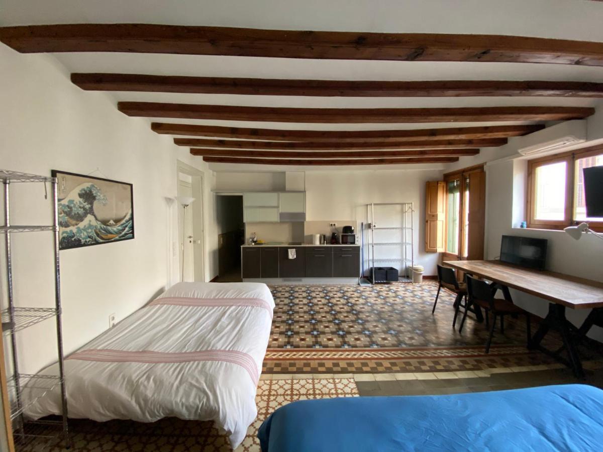 Apartment Lovely 2-bed In Barcelonas Location *