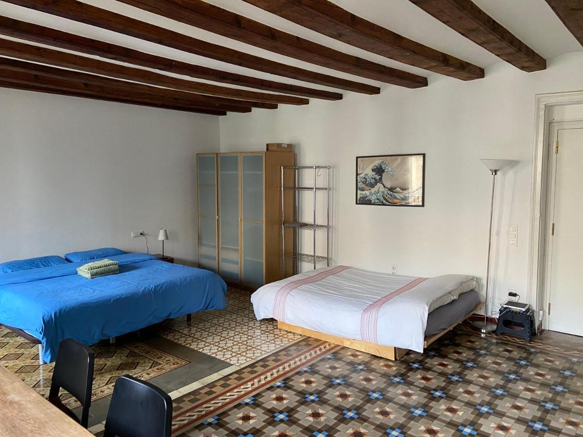 Apartment Lovely 2-bed In Barcelonas Location *