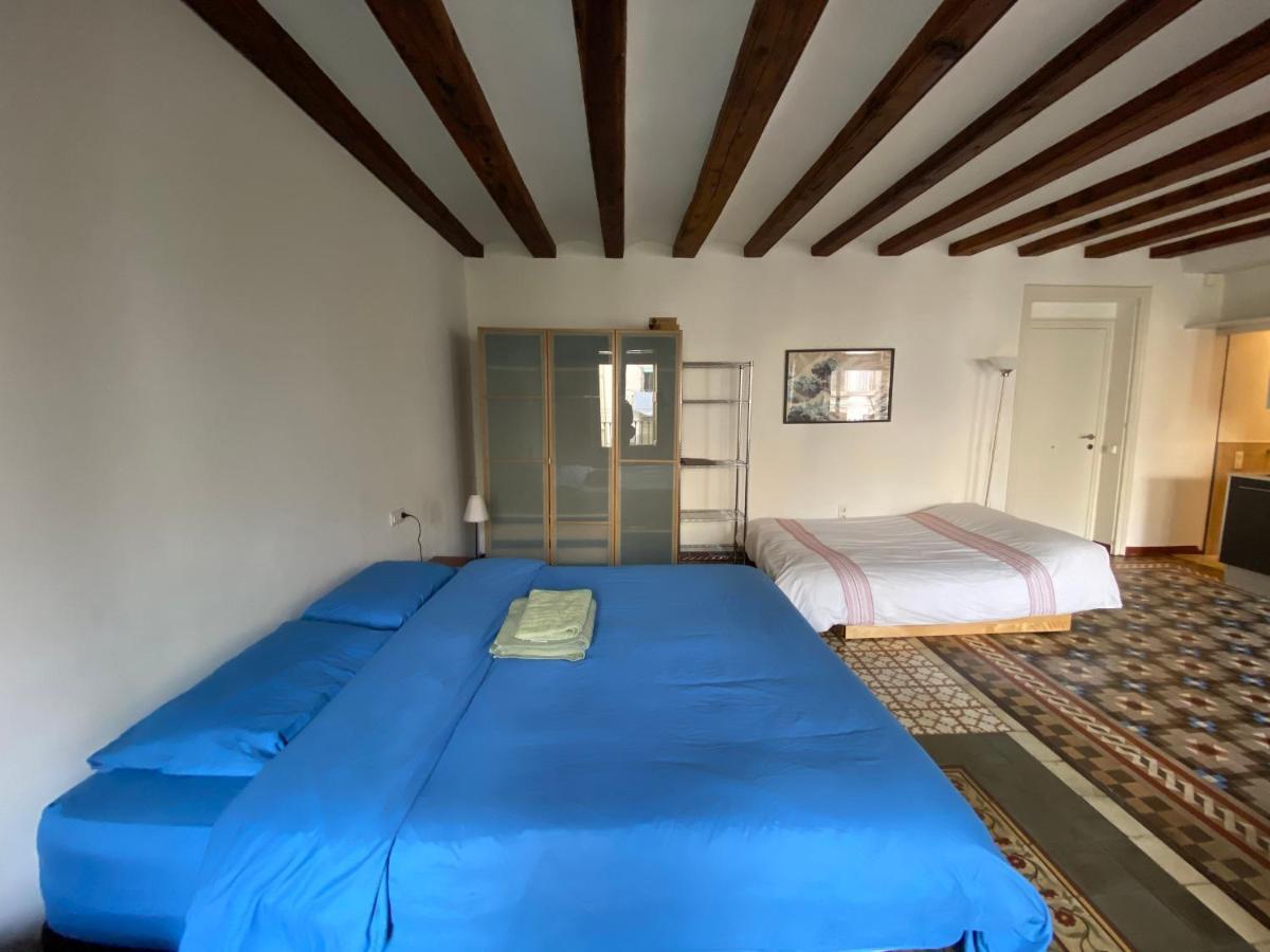 Apartment Lovely 2-bed In Barcelonas Location *